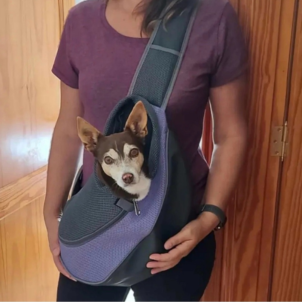 Doggy/ Cat Sling Carrier. Size:
Large Volor: purple.